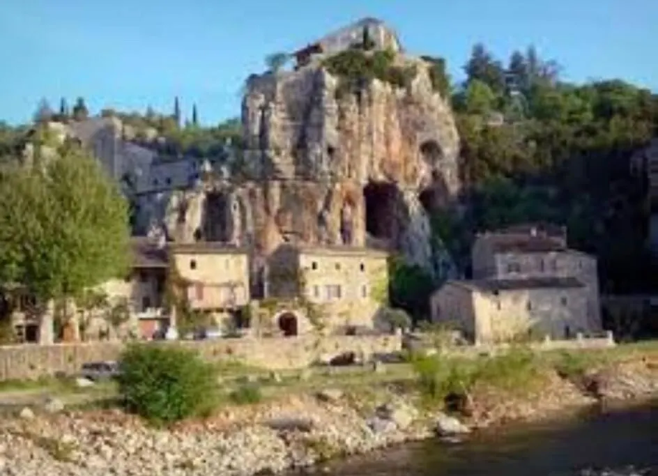 Villa La O'Liso Gorges De L'Ardeche à Salavas 0*,