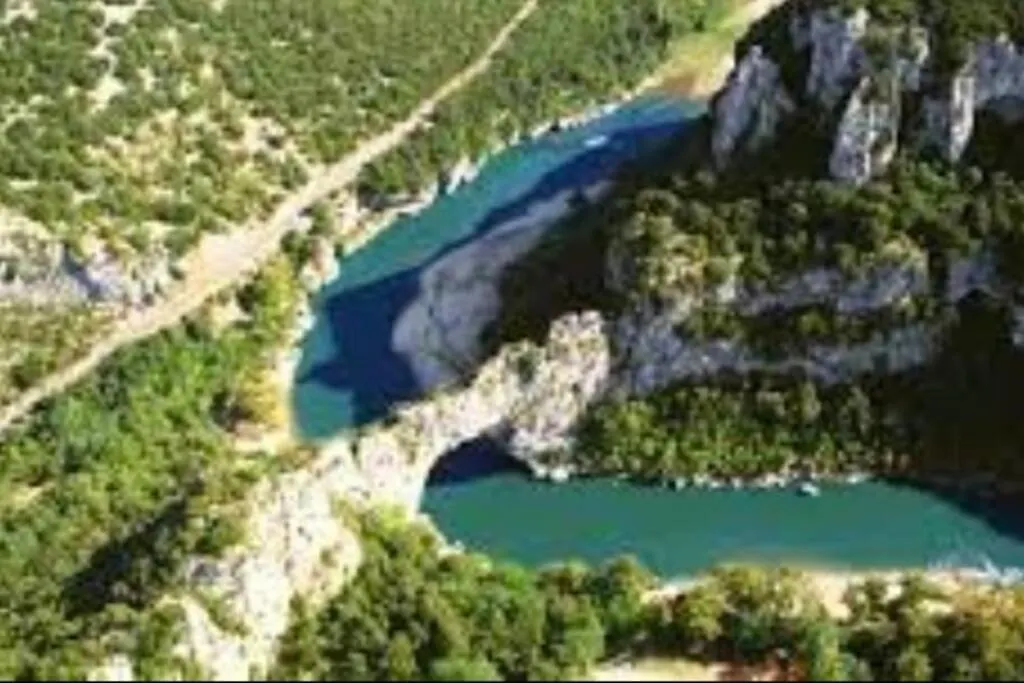 Villa La O'Liso Gorges De L'Ardeche à Salavas 0*,  France